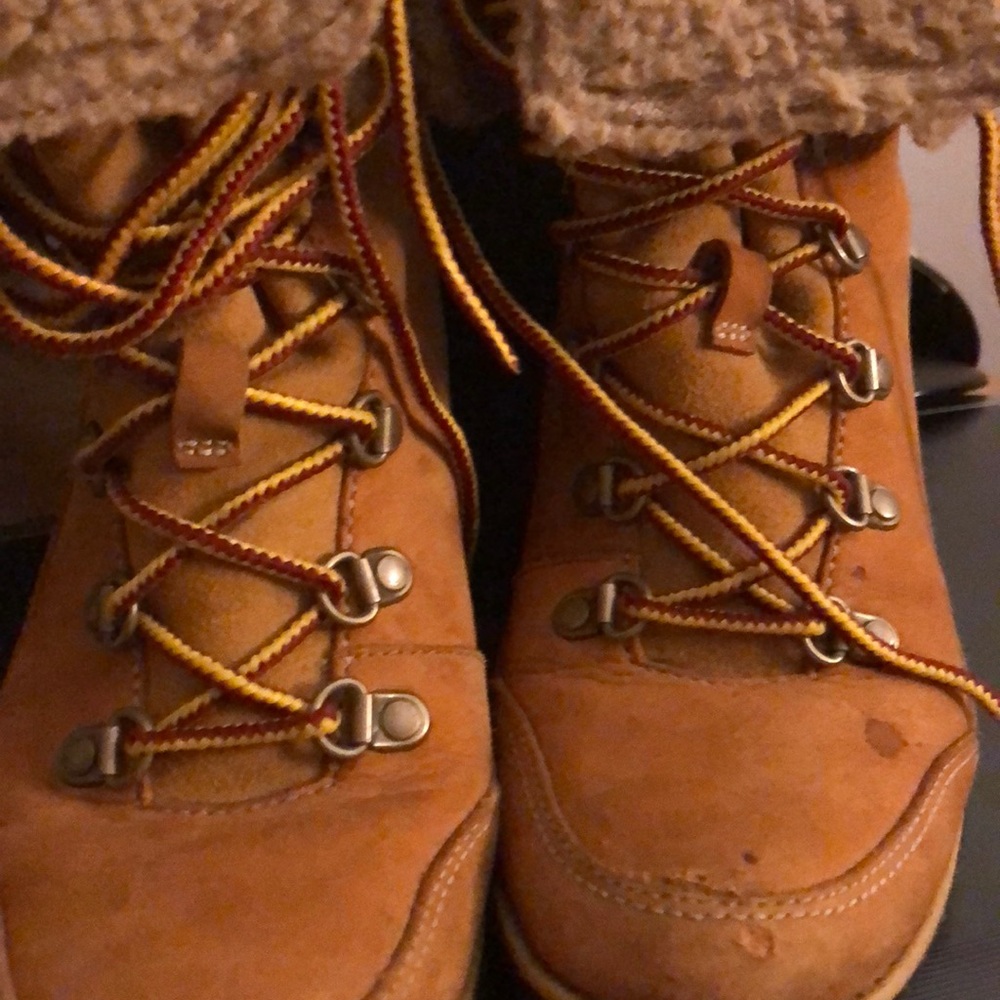 Timberland wedge heeled boots good cond 6.5